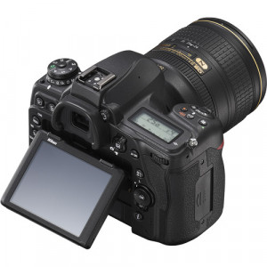 دوربین نیکون D780 + 24-120mm بدنه